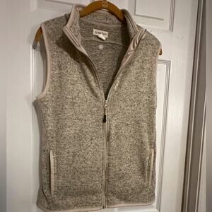Beautiful and functional. Stylish & comfortable. Vest perfect for anyones closet